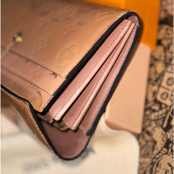 LOUIS VUITTON VERNIS MOCHA BROWN SARAH WALLET - Picture 15 of 16